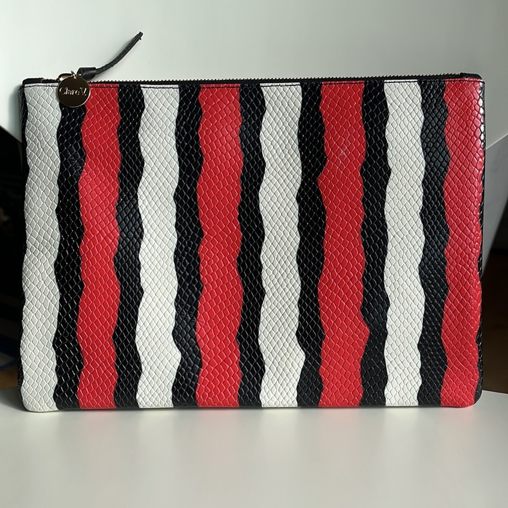 Clare V Flat Clutch